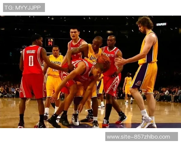 2009年湖人对阵火箭经典对决回顾及精彩瞬间分析 2009年湖人对阵火箭经典对决回顾及精彩瞬间分析